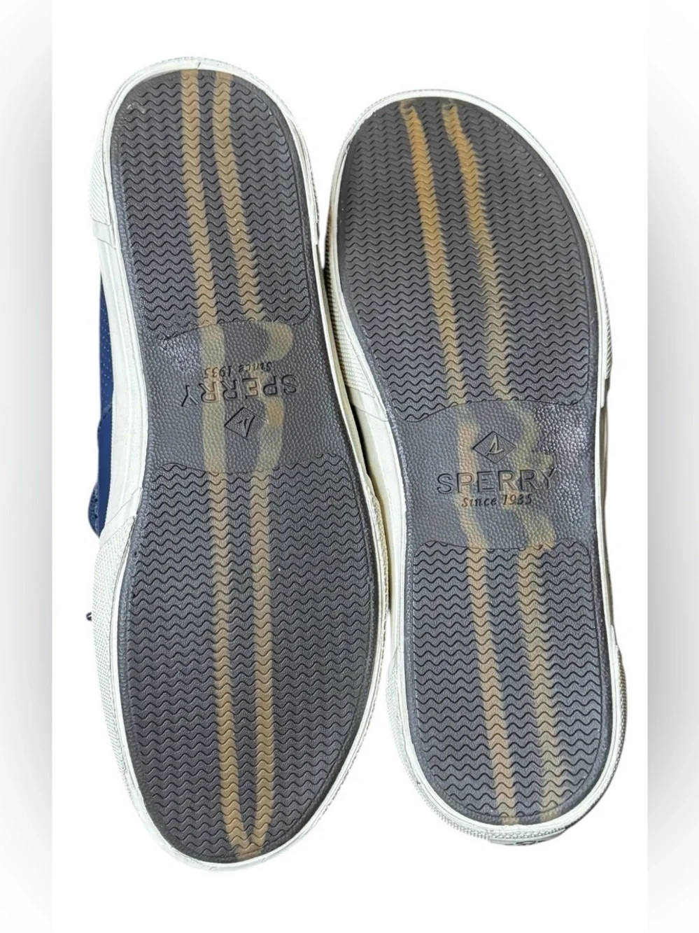 NWOT Sperry SeaCycled Captain’s Moc Perforated Leather Boat Shoes Navy Blue